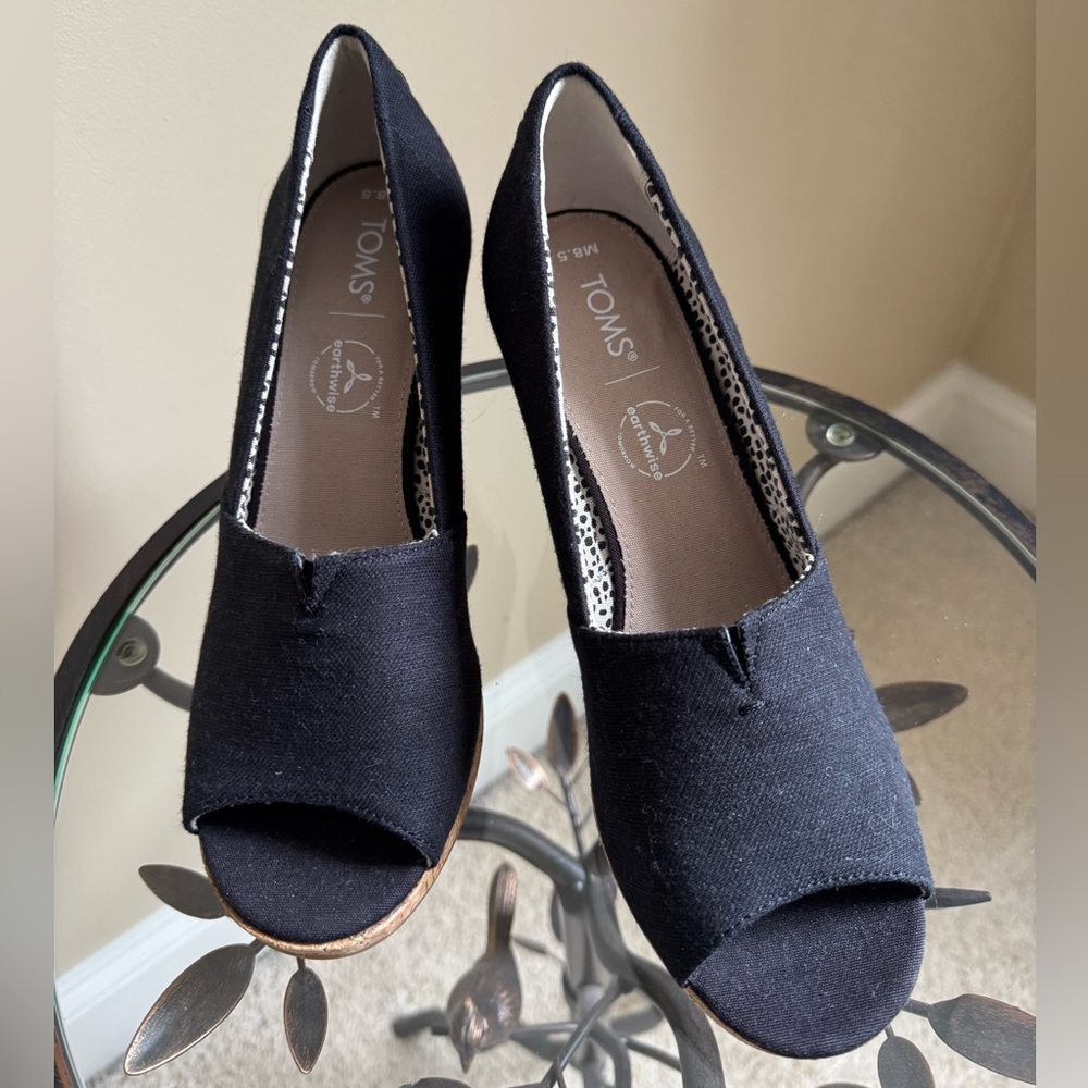 TOMS Women's Michelle Wedge Sandal in Black Canvas NWOT